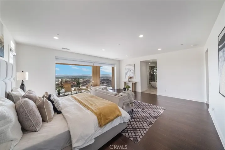 1132 Summit Oak, Lake Forest, California 92679
