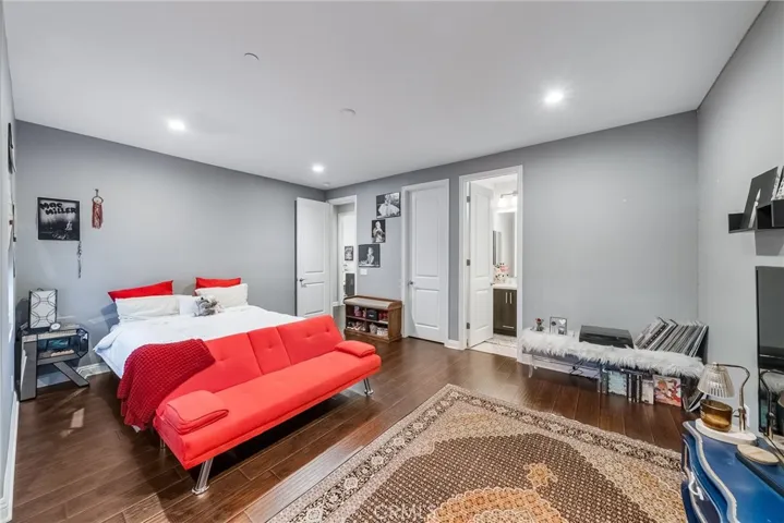 1132 Summit Oak, Lake Forest, California 92679