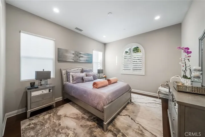 1132 Summit Oak, Lake Forest, California 92679