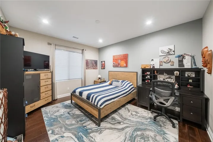 1132 Summit Oak, Lake Forest, California 92679