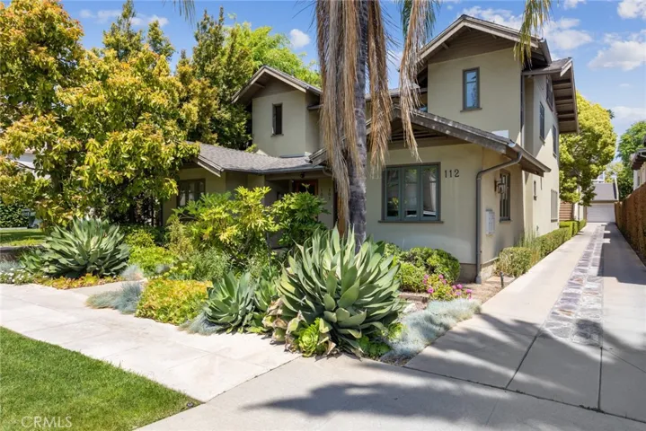 112 S Roosevelt, Pasadena, California 91107