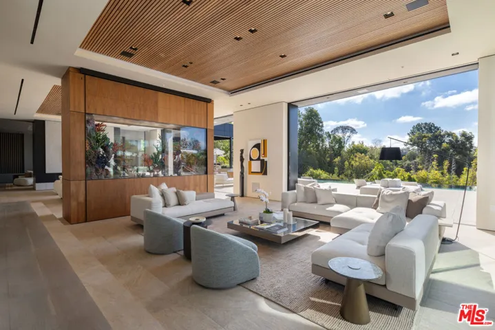 10710 Chalon Road, Los Angeles, California 90077 — photo 4