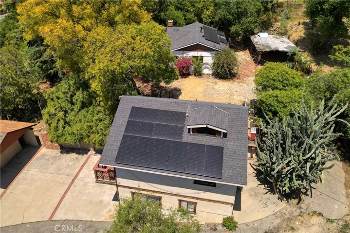 Guest unit- exterior of of roof and solar panels