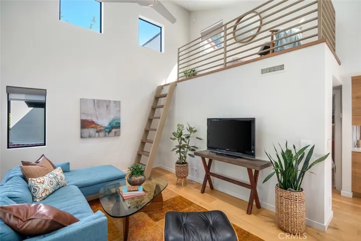 1257 Iris 4, San Luis Obispo, California 93401
