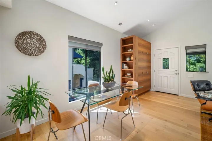 1257 Iris 4, San Luis Obispo, California 93401