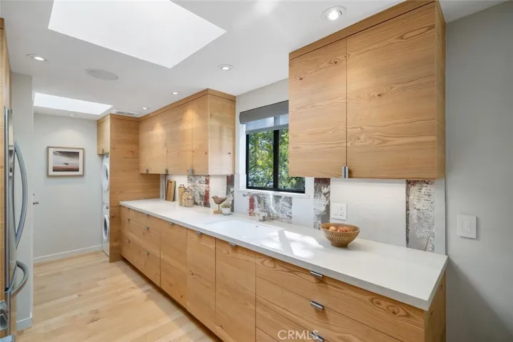1257 Iris 4, San Luis Obispo, California 93401