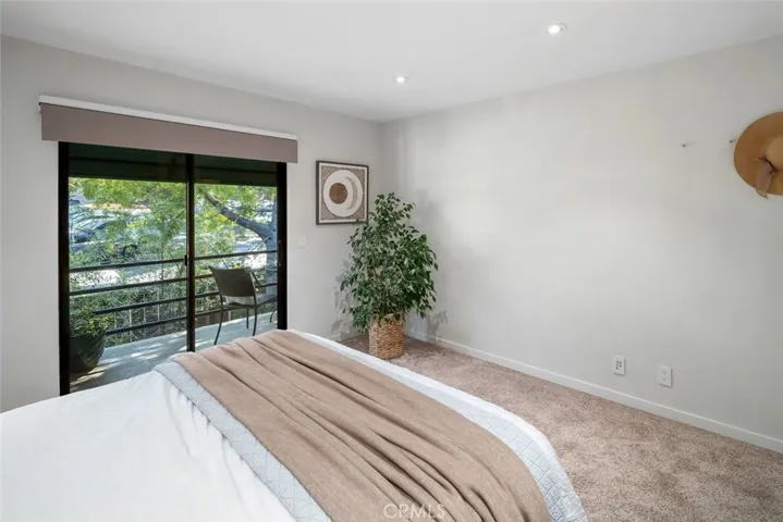 1257 Iris 4, San Luis Obispo, California 93401