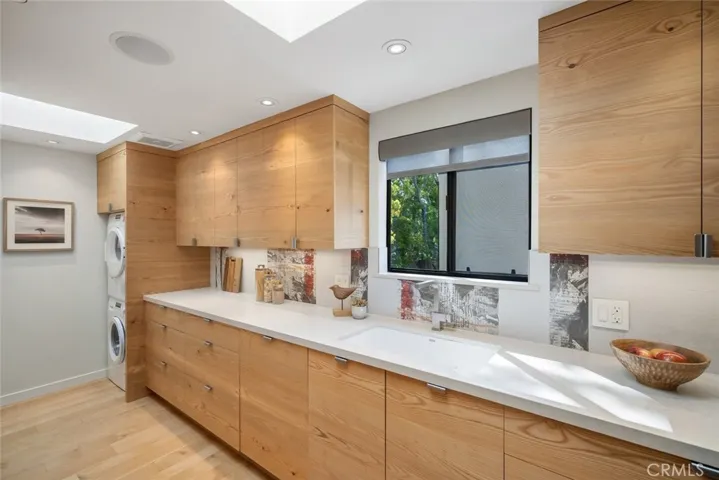 1257 Iris 4, San Luis Obispo, California 93401