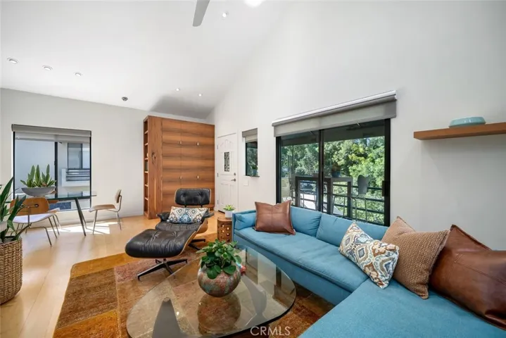 1257 Iris 4, San Luis Obispo, California 93401