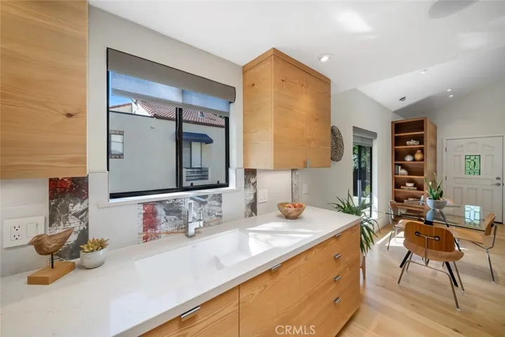1257 Iris 4, San Luis Obispo, California 93401