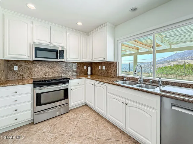 cKitchen and Dining5