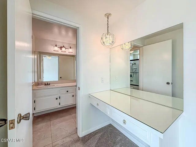 Shared Upstairs Bathroom