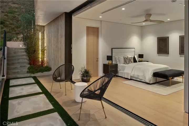 840 Gainsborough, Laguna Beach, California 92651