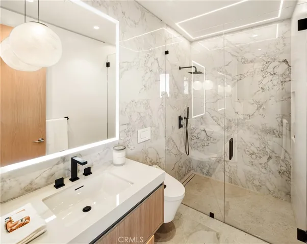 840 Gainsborough, Laguna Beach, California 92651