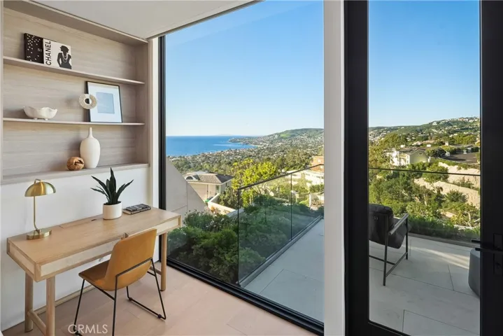 840 Gainsborough, Laguna Beach, California 92651