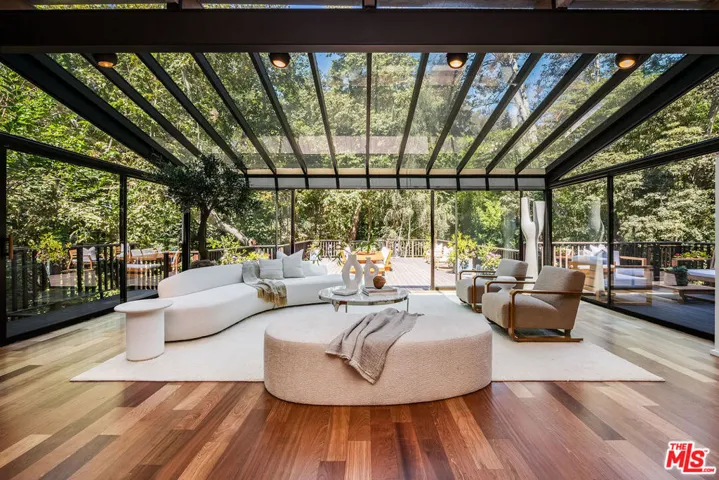 Magnificent Solarium