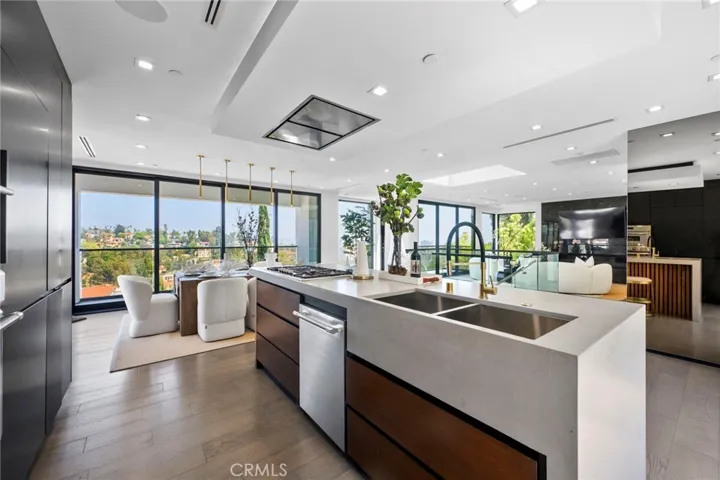 2033 Glencoe Way, Los Angeles, California 90068