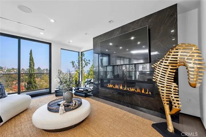 2033 Glencoe Way, Los Angeles, California 90068