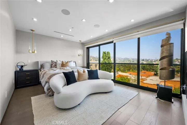 2033 Glencoe Way, Los Angeles, California 90068