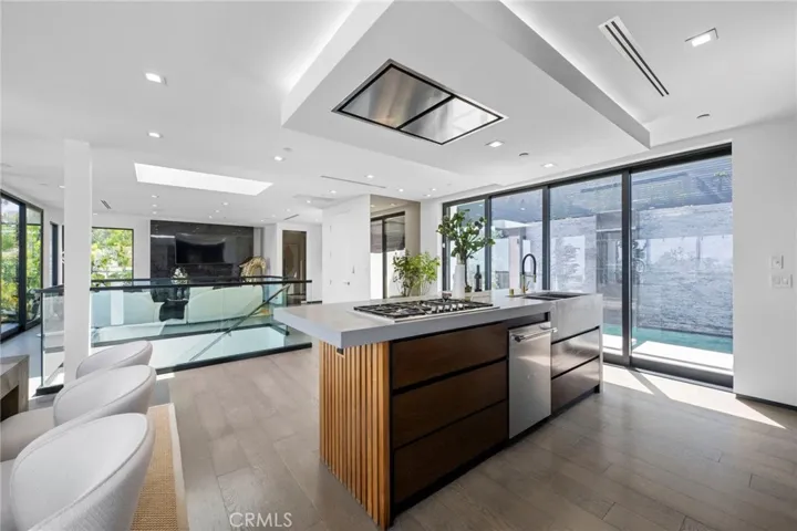2033 Glencoe Way, Los Angeles, California 90068