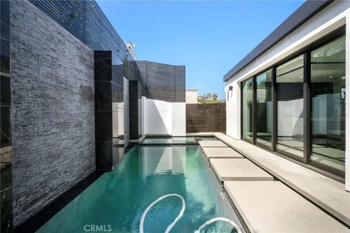 2033 Glencoe Way, Los Angeles, California 90068