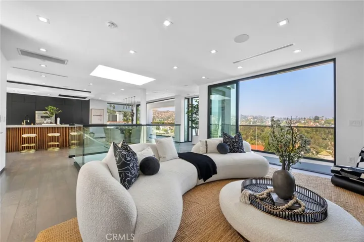 2033 Glencoe Way, Los Angeles, California 90068