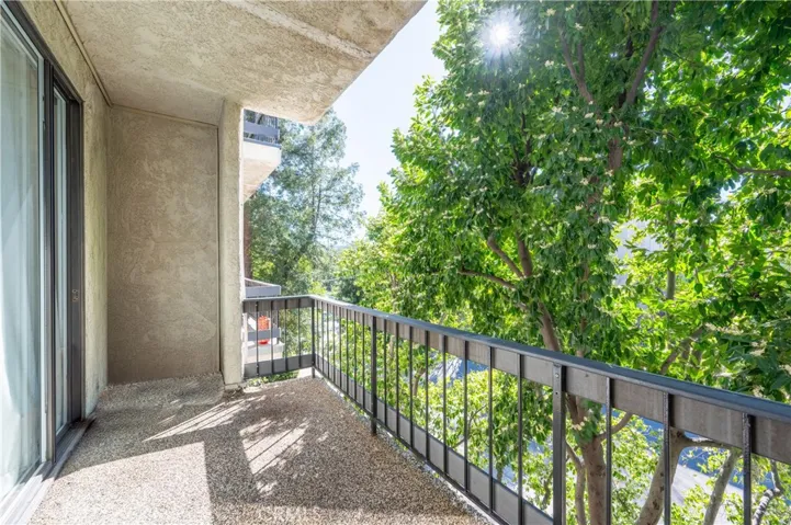 11560 Moorpark Street 204, North Hollywood, California 91602