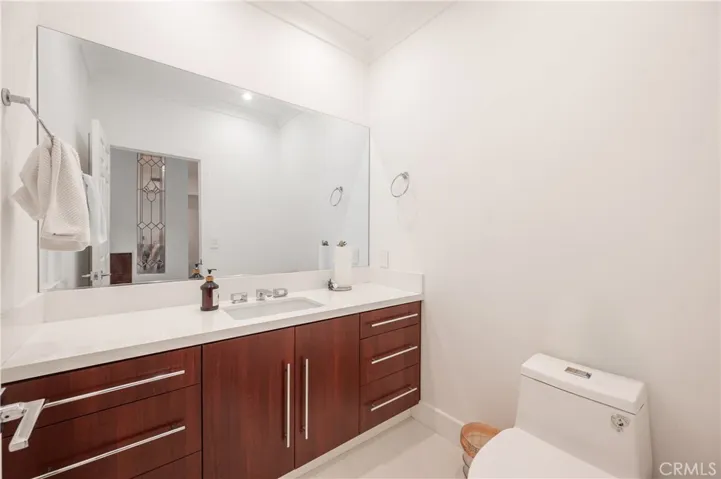11560 Moorpark Street 204, North Hollywood, California 91602