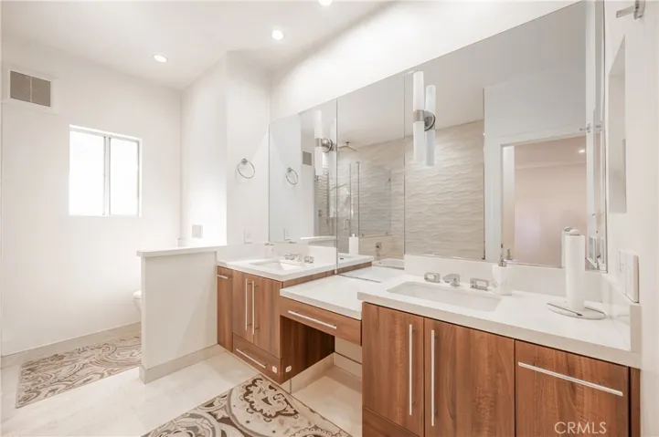 11560 Moorpark Street 204, North Hollywood, California 91602
