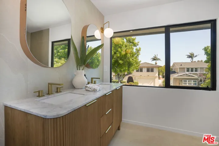 12525 Allin Street, Los Angeles, California 90066