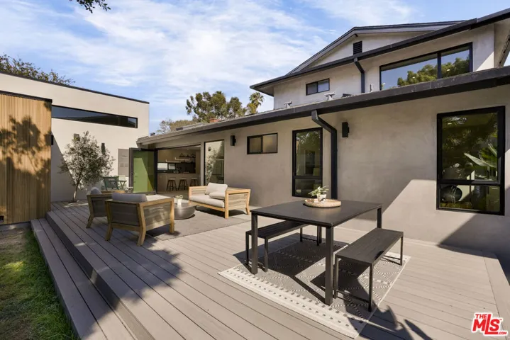 12525 Allin Street, Los Angeles, California 90066