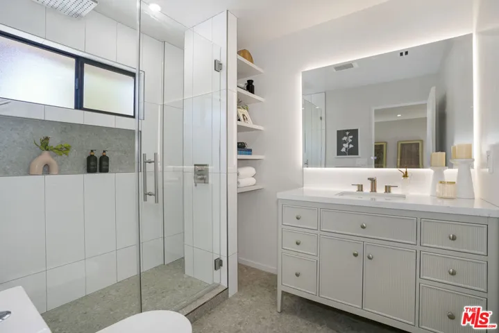 12525 Allin Street, Los Angeles, California 90066