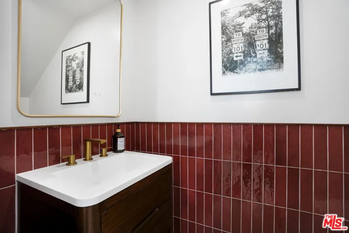 12525 Allin Street, Los Angeles, California 90066