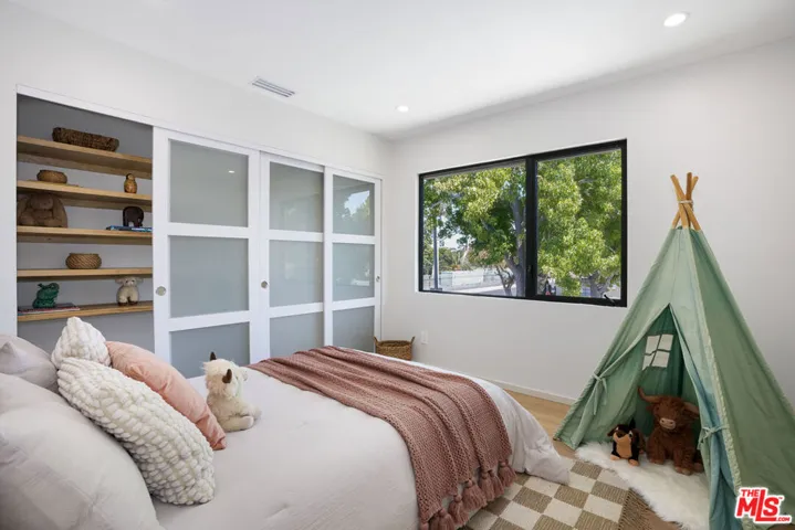 12525 Allin Street, Los Angeles, California 90066