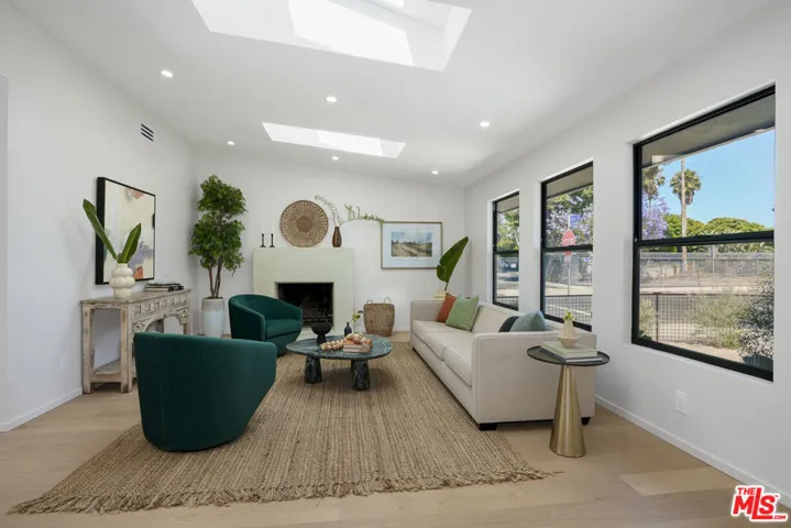 12525 Allin Street, Los Angeles, California 90066