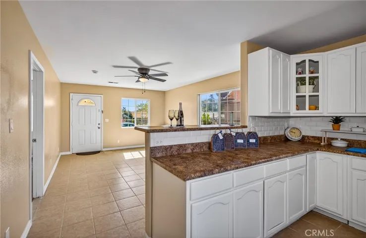Kitchen & Living