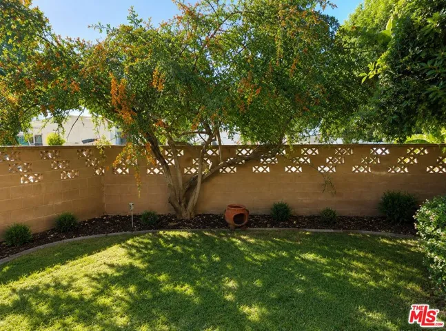 7457 Cozycroft Avenue, Winnetka, California 91306