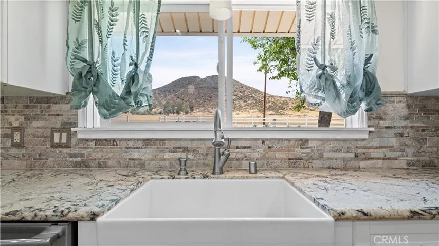 28736 Warren, Hemet, California 92545