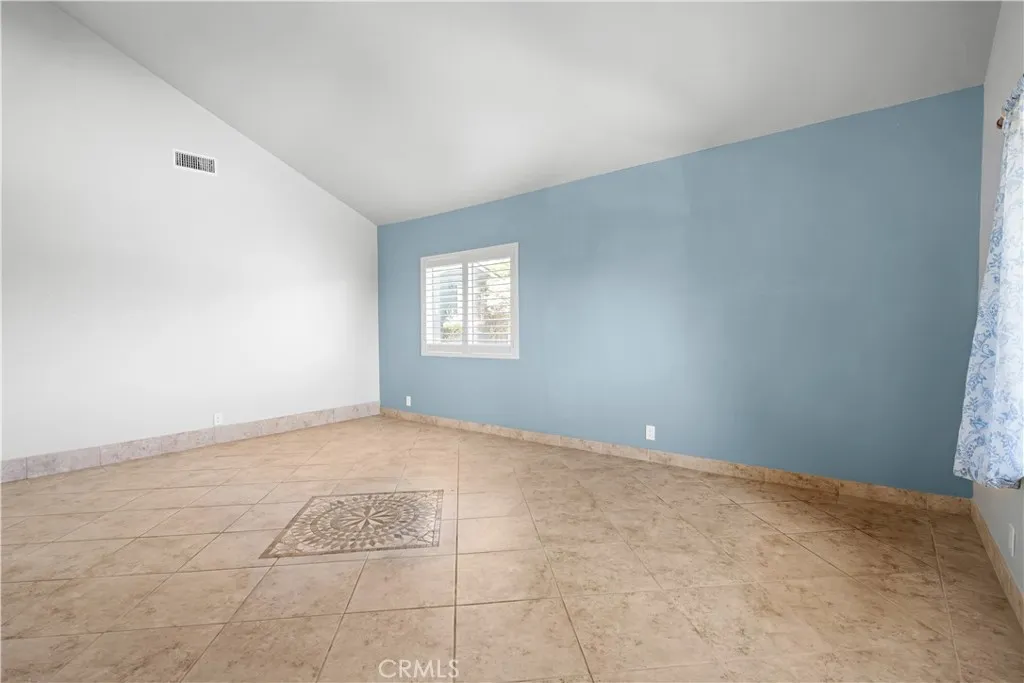 Living Room With Cathedral Ceilings