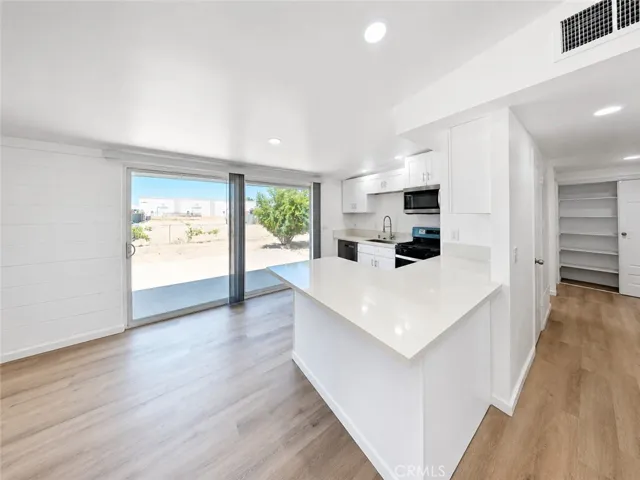 Kitchen/hallway