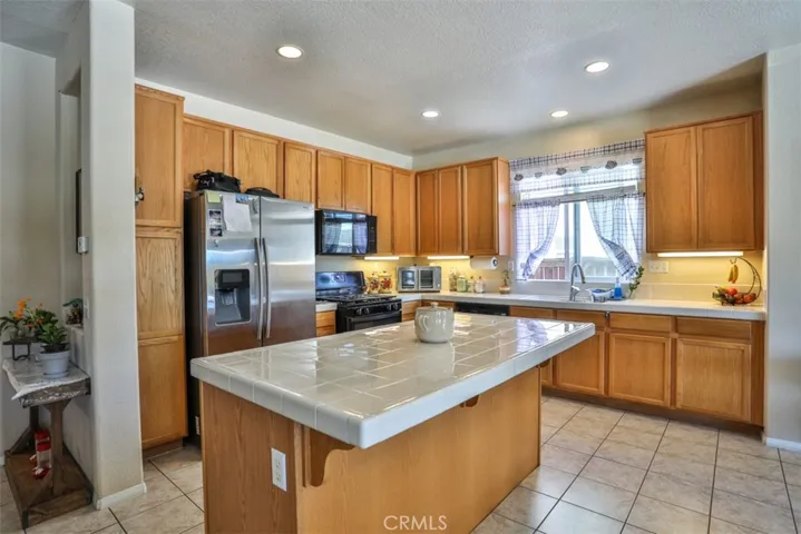 14751 Shetland Court, Victorville, California 92394