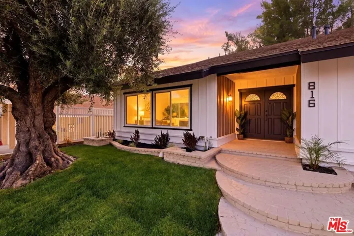816 Pamela Wood Street, Newbury Park, California 91320