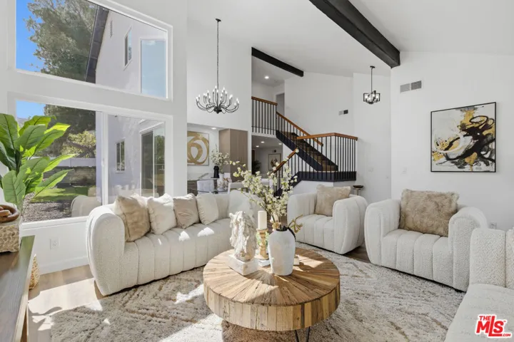 816 Pamela Wood Street, Newbury Park, California 91320