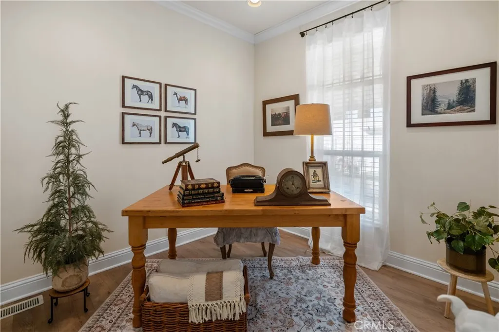 Office/ Den