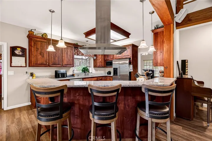 Granite Counters & Breakfast Bar
