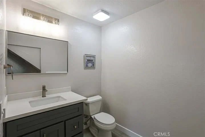 1st floor bath (1/2)