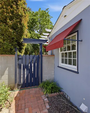 541 E Woodbury, Altadena, California 91001