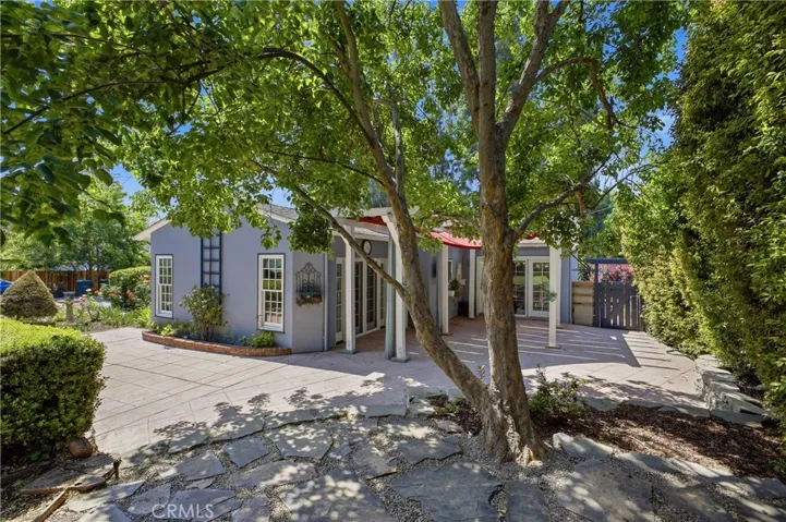 541 E Woodbury, Altadena, California 91001