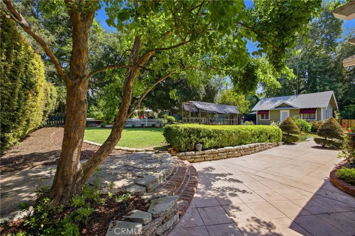 541 E Woodbury, Altadena, California 91001