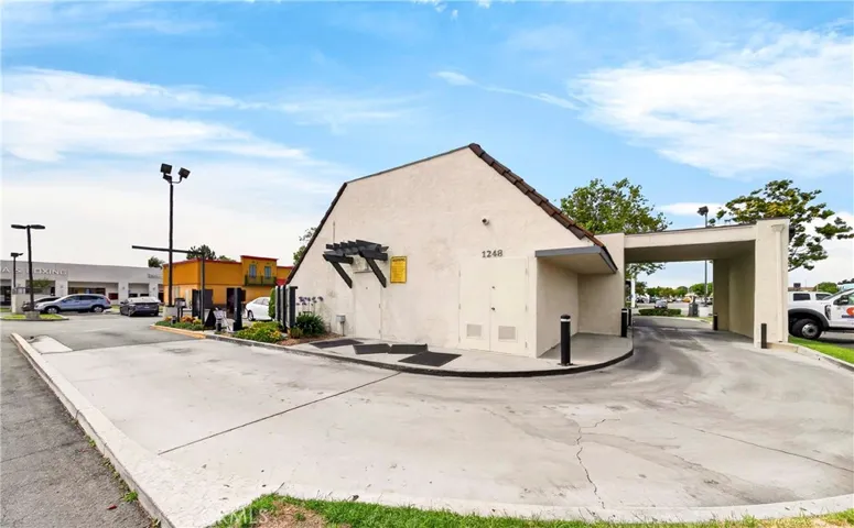 1248 E 17th, Santa Ana, California 92701